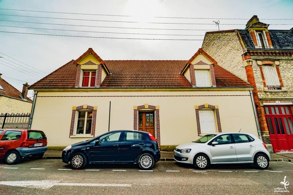 Maison Piscine Interieure Et Garage 特鲁瓦 外观 照片