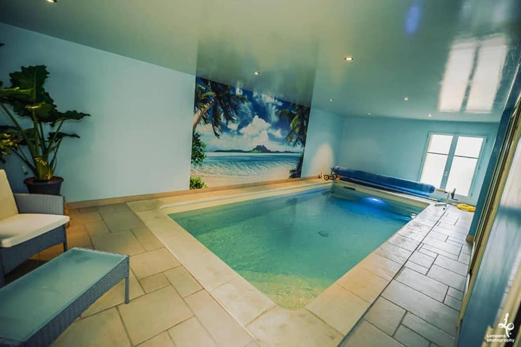 Maison Piscine Interieure Et Garage 特鲁瓦 外观 照片